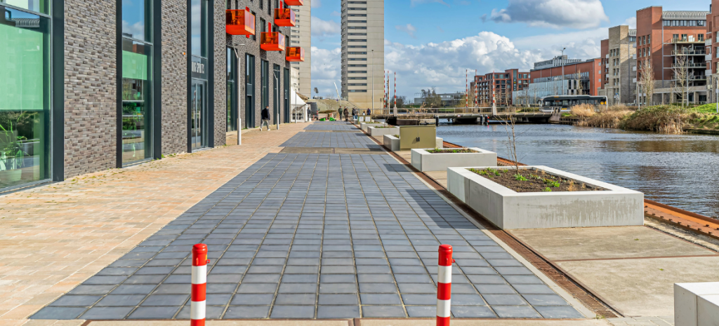 Solar footpath opens in Groningen